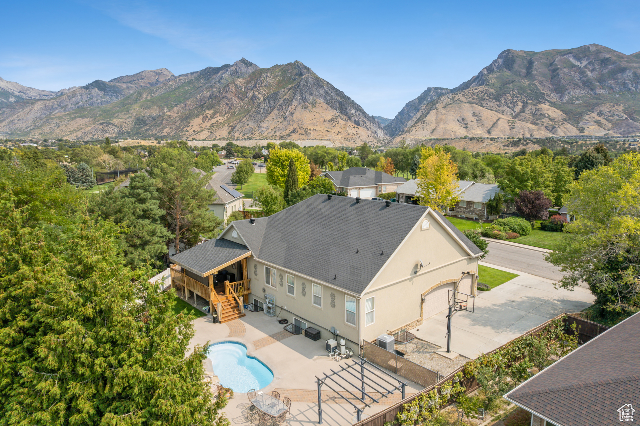 ALPINE COUNTRY - Residential
