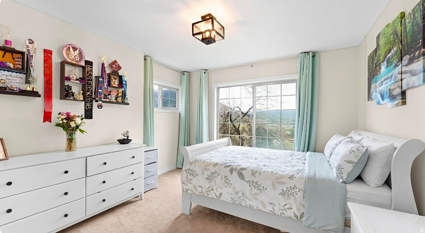 SWISS OAKS - Residential
