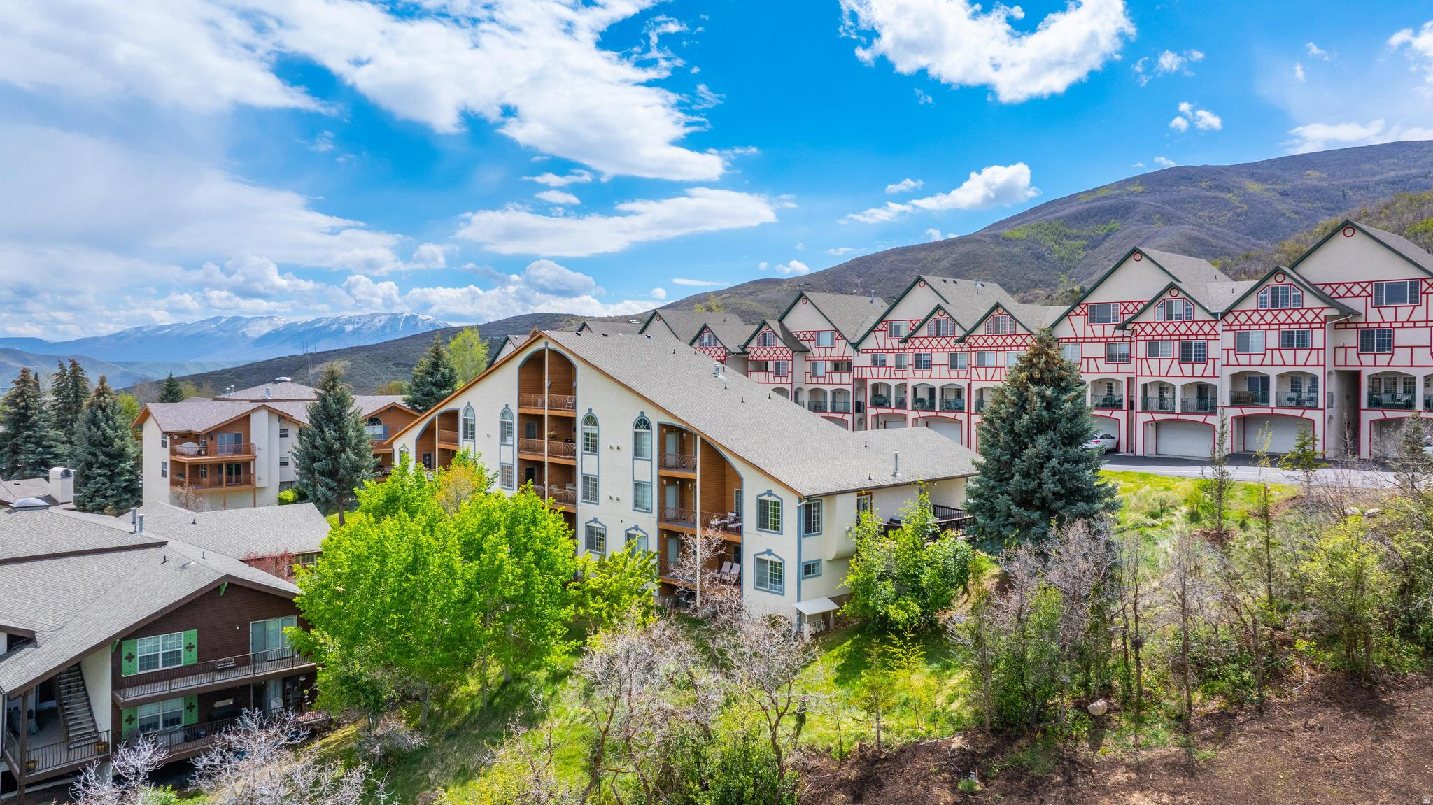 SWISS OAKS - Residential