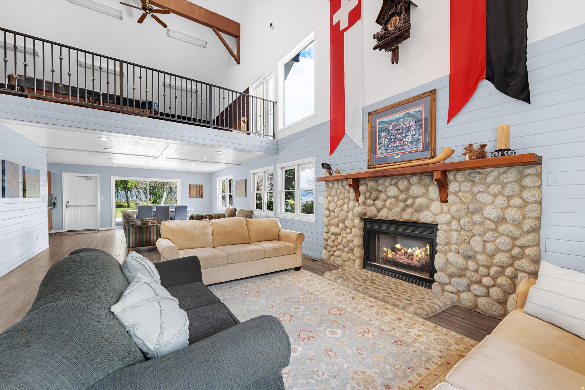SWISS OAKS - Residential