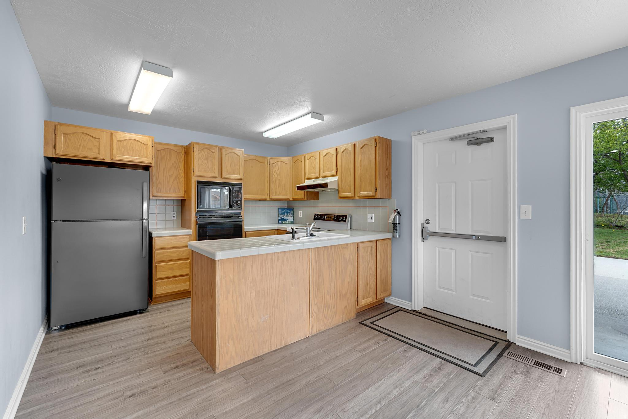 SWISS OAKS - Residential