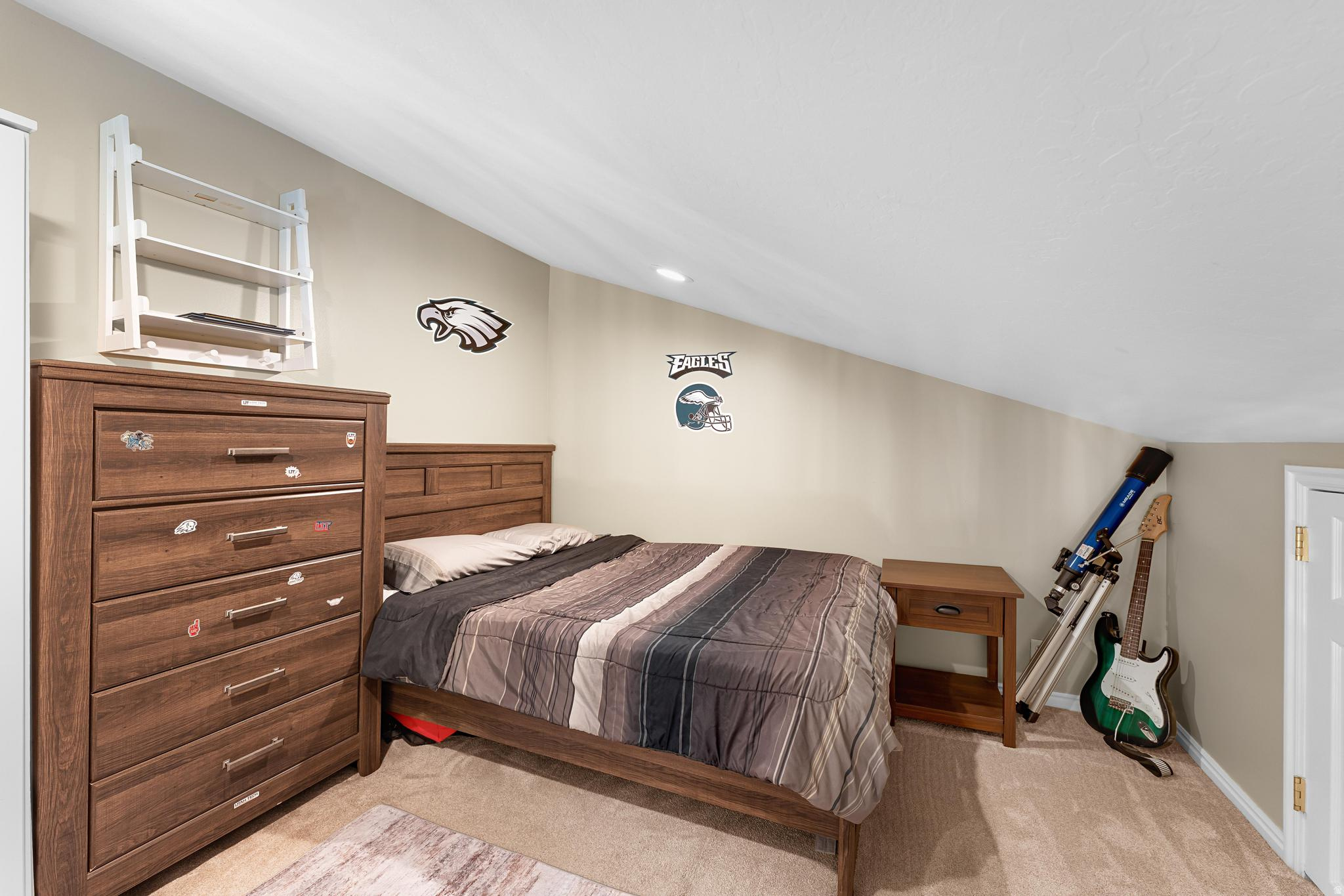 SWISS OAKS - Residential