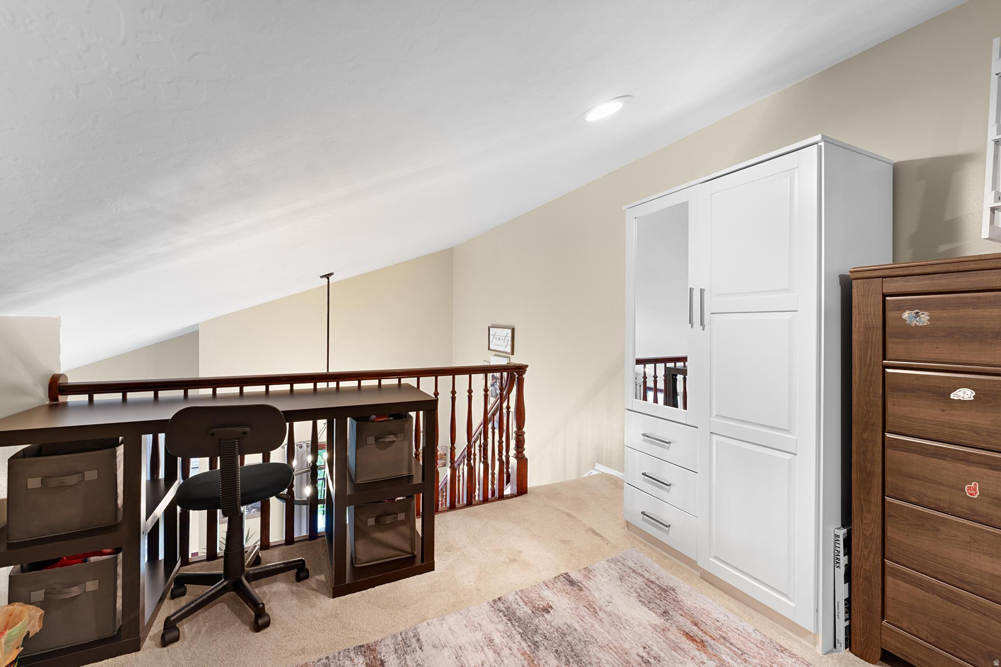 SWISS OAKS - Residential