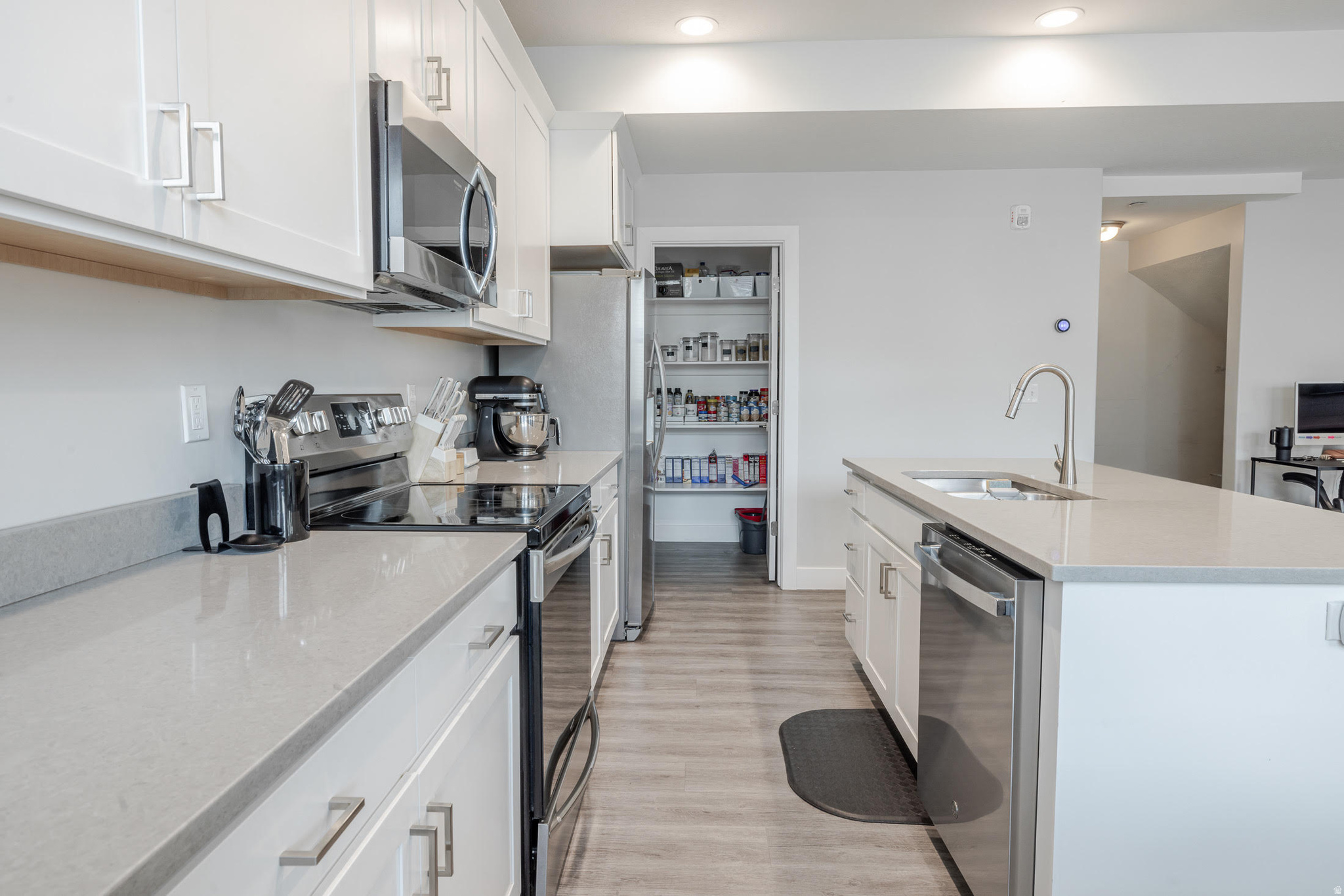 CREEKSIDE - Residential