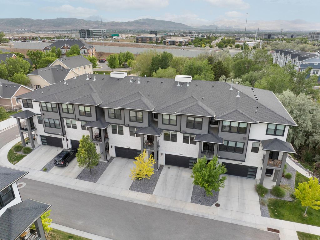 Photo of 13472 S FALLOW CREEK LN, Draper, UT 84020 (MLS # 2161782)