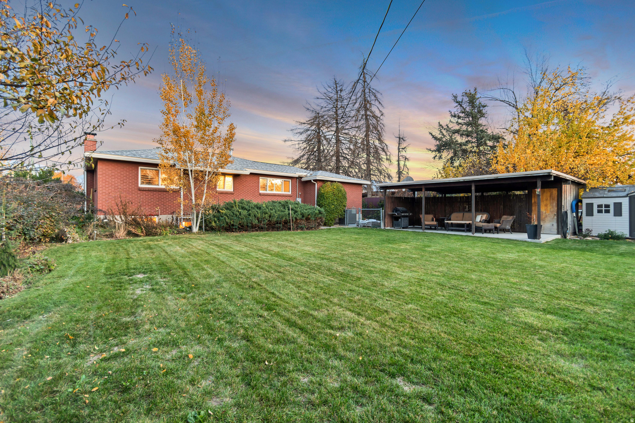 TWIN PEAKS - Residential