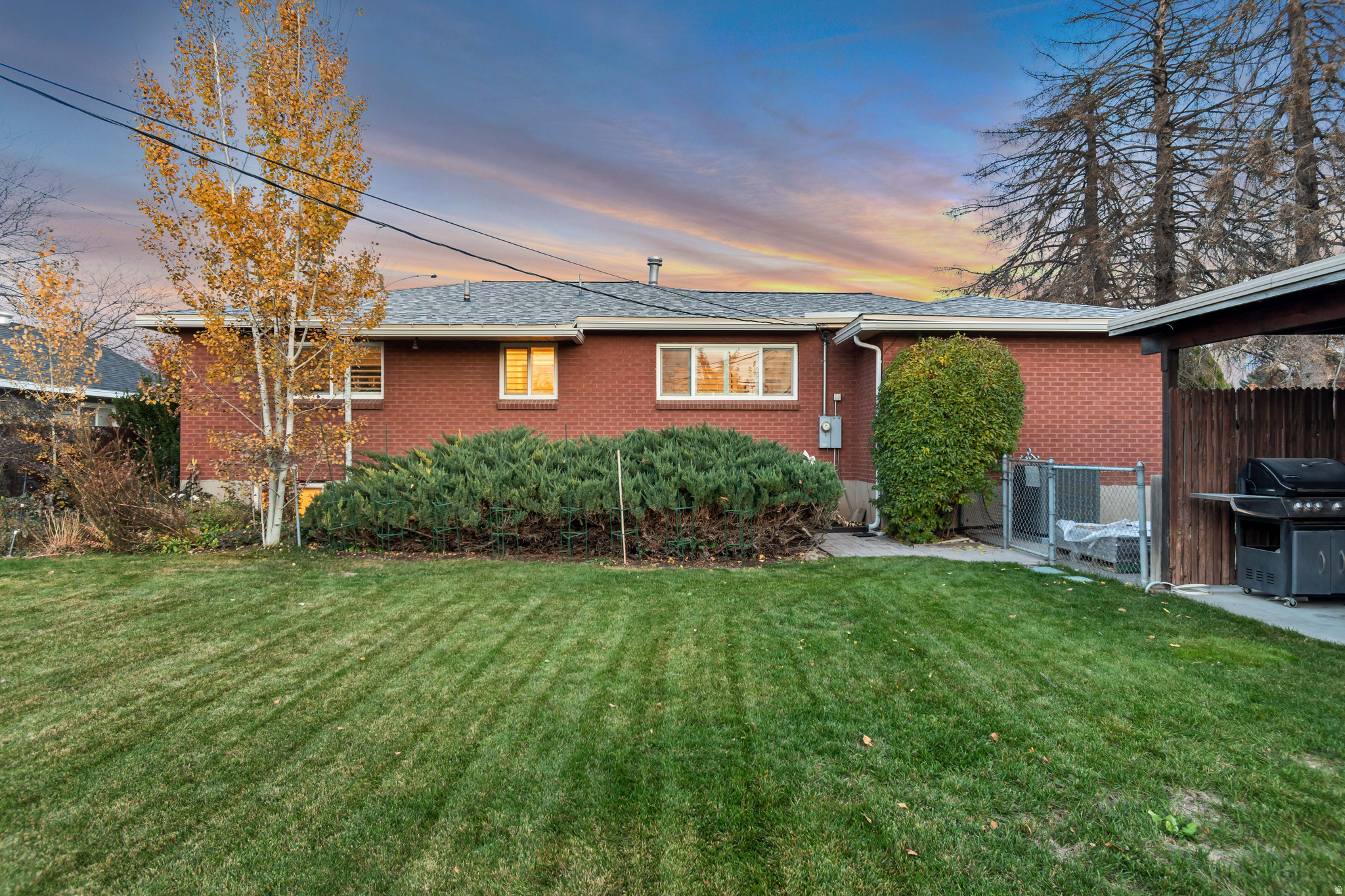 TWIN PEAKS - Residential