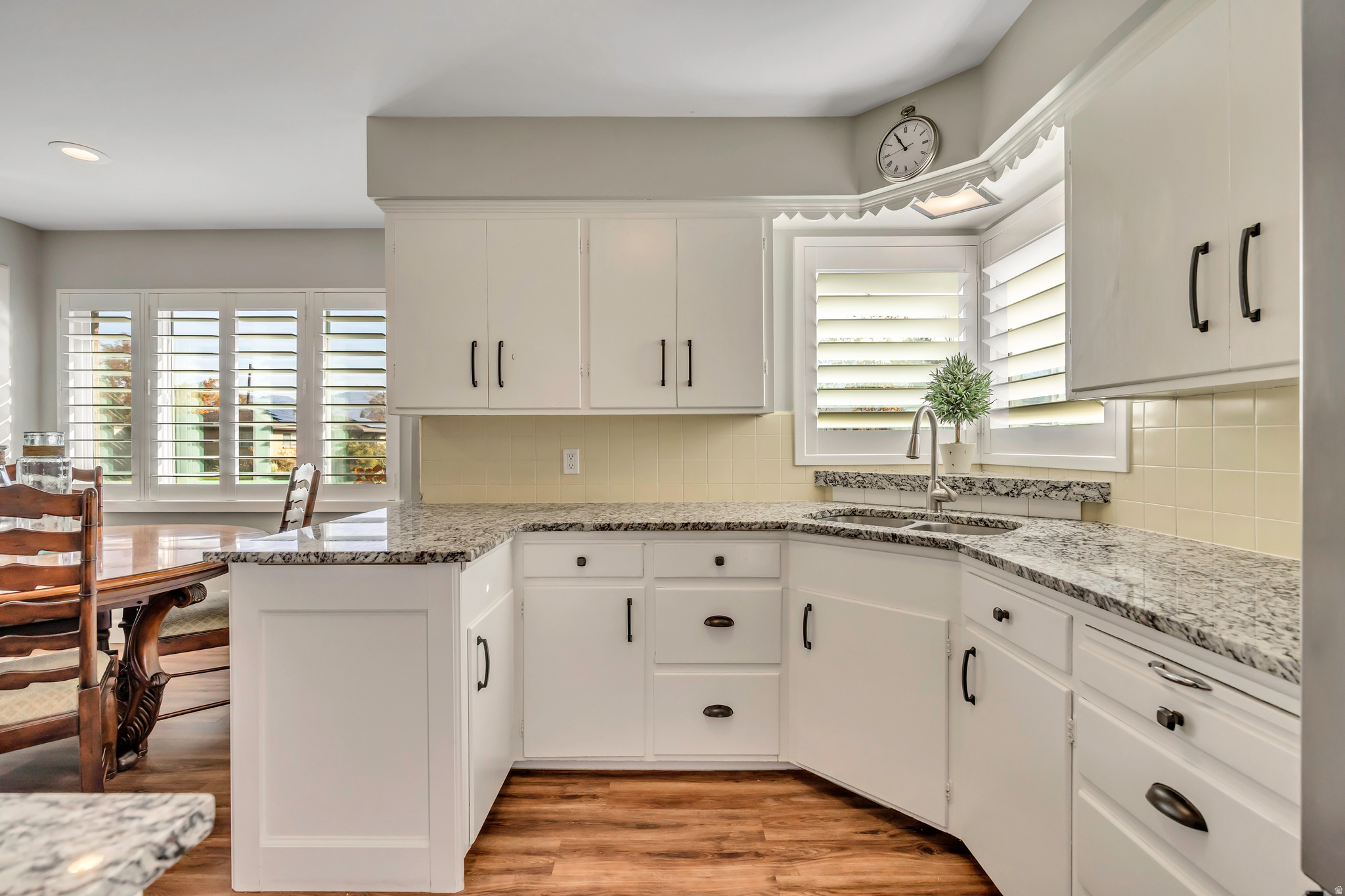 TWIN PEAKS - Residential