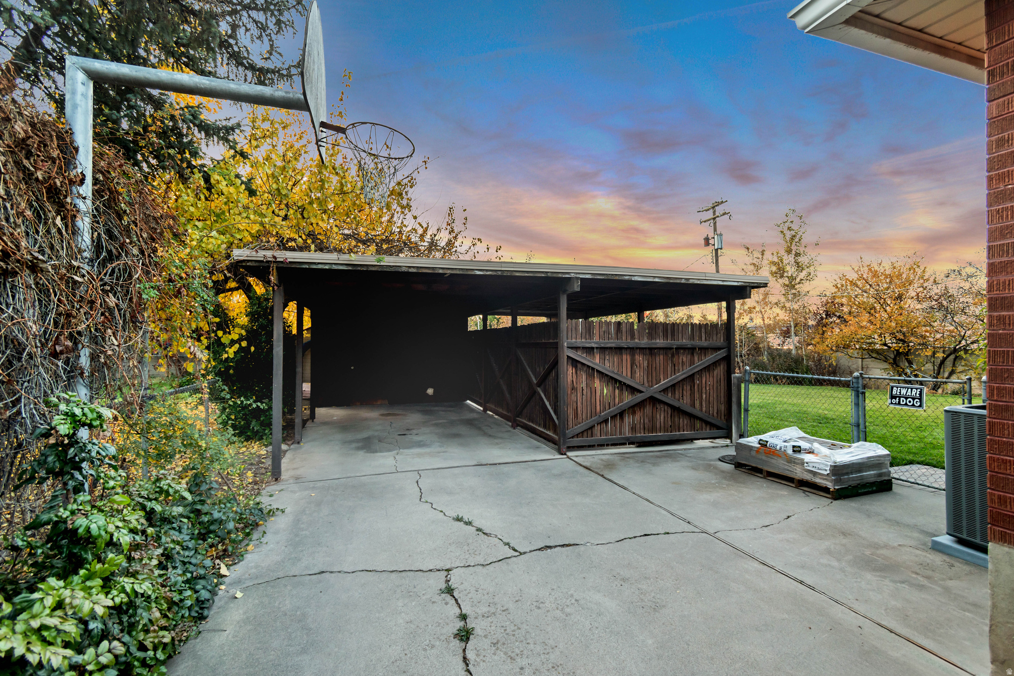 TWIN PEAKS - Residential