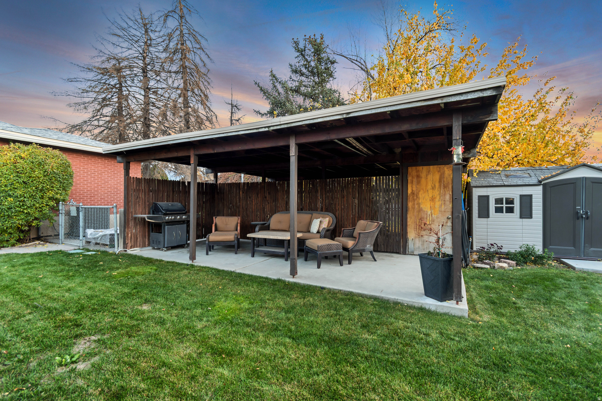 TWIN PEAKS - Residential