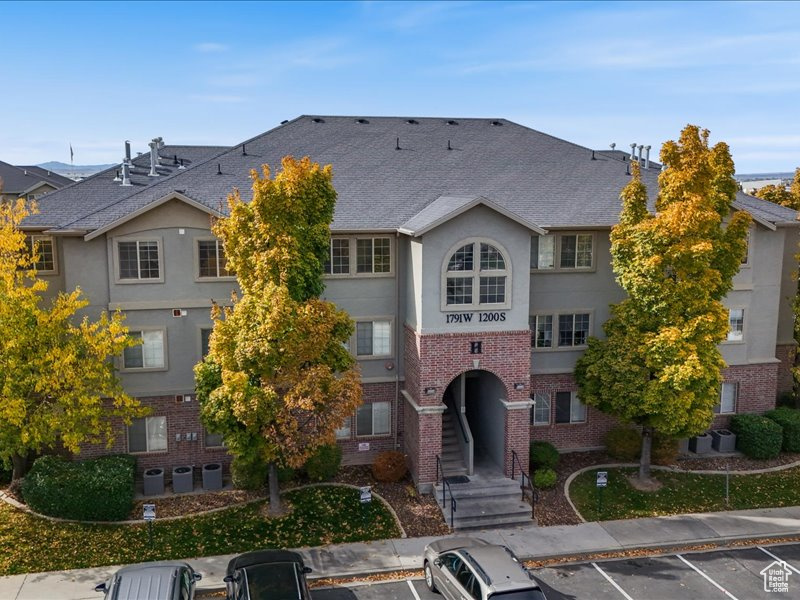 CAMELOT VILLAGE - Residential