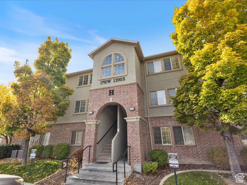 CAMELOT VILLAGE - Residential