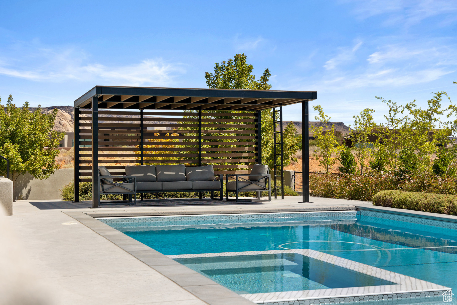 LEDGES OF ST GEORGE - Residential