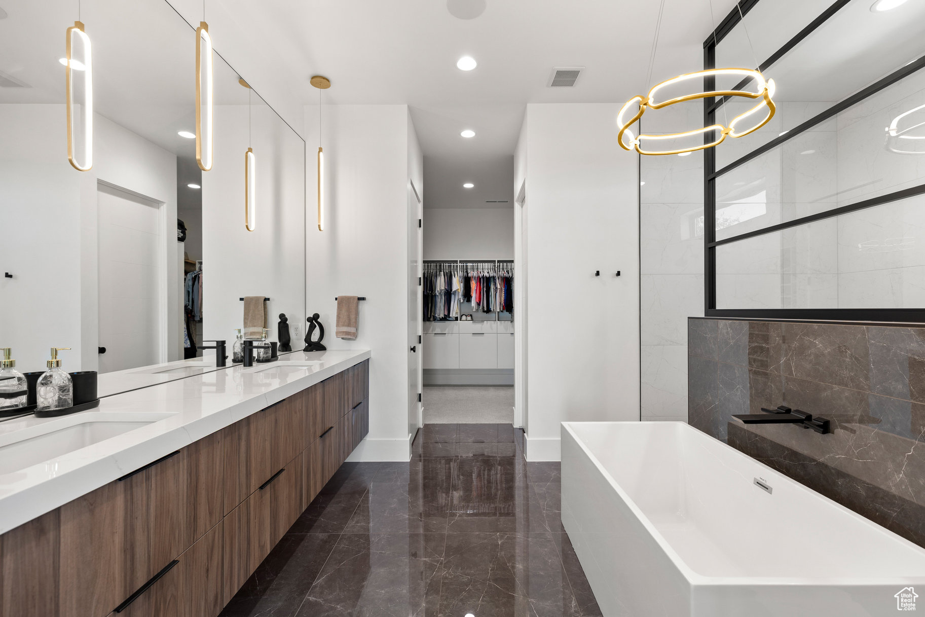 LEDGES OF ST GEORGE - Residential