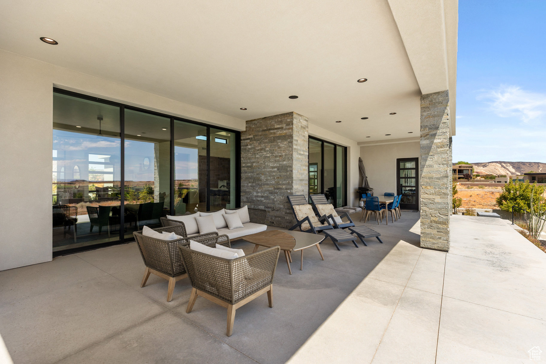LEDGES OF ST GEORGE - Residential