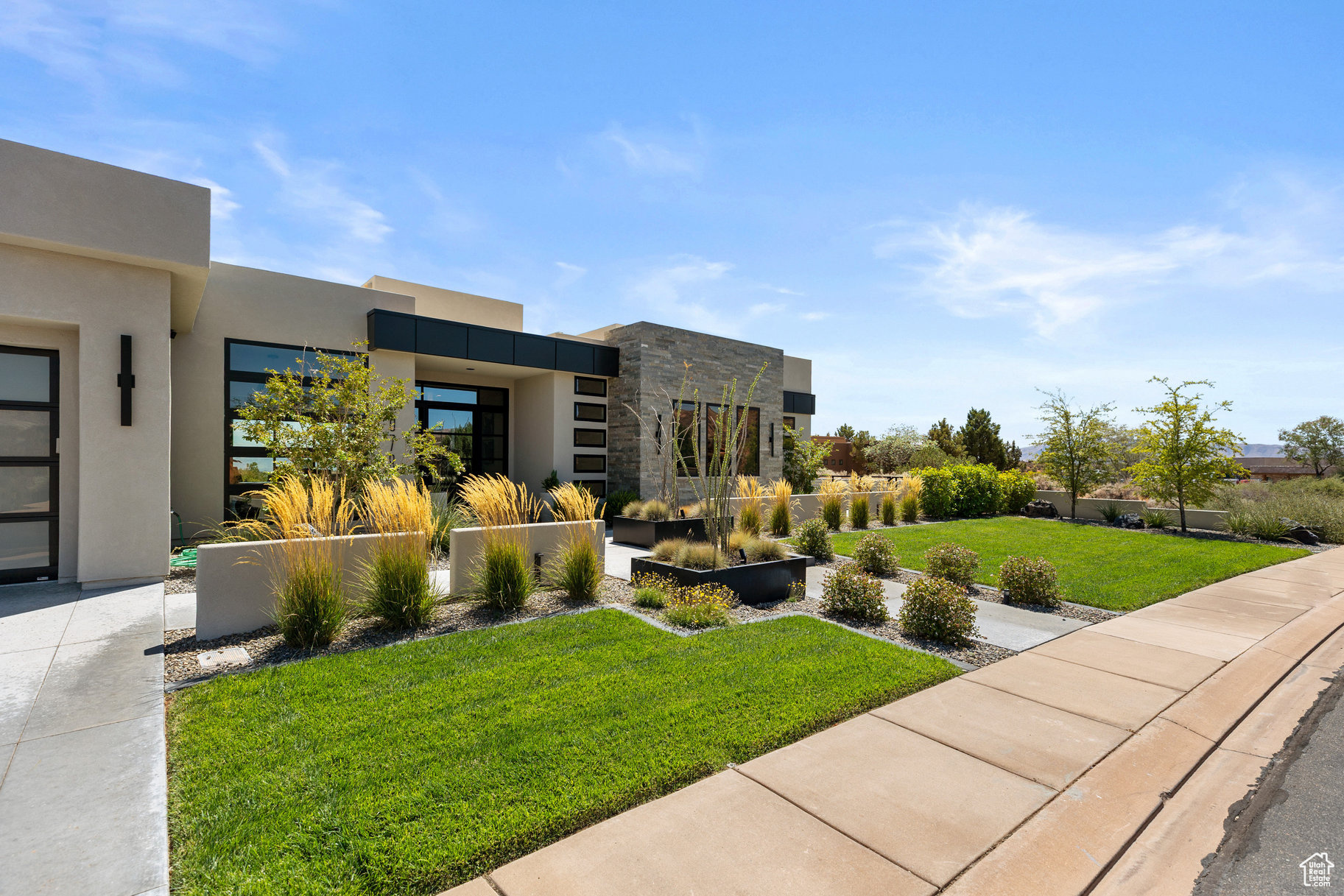 LEDGES OF ST GEORGE - Residential