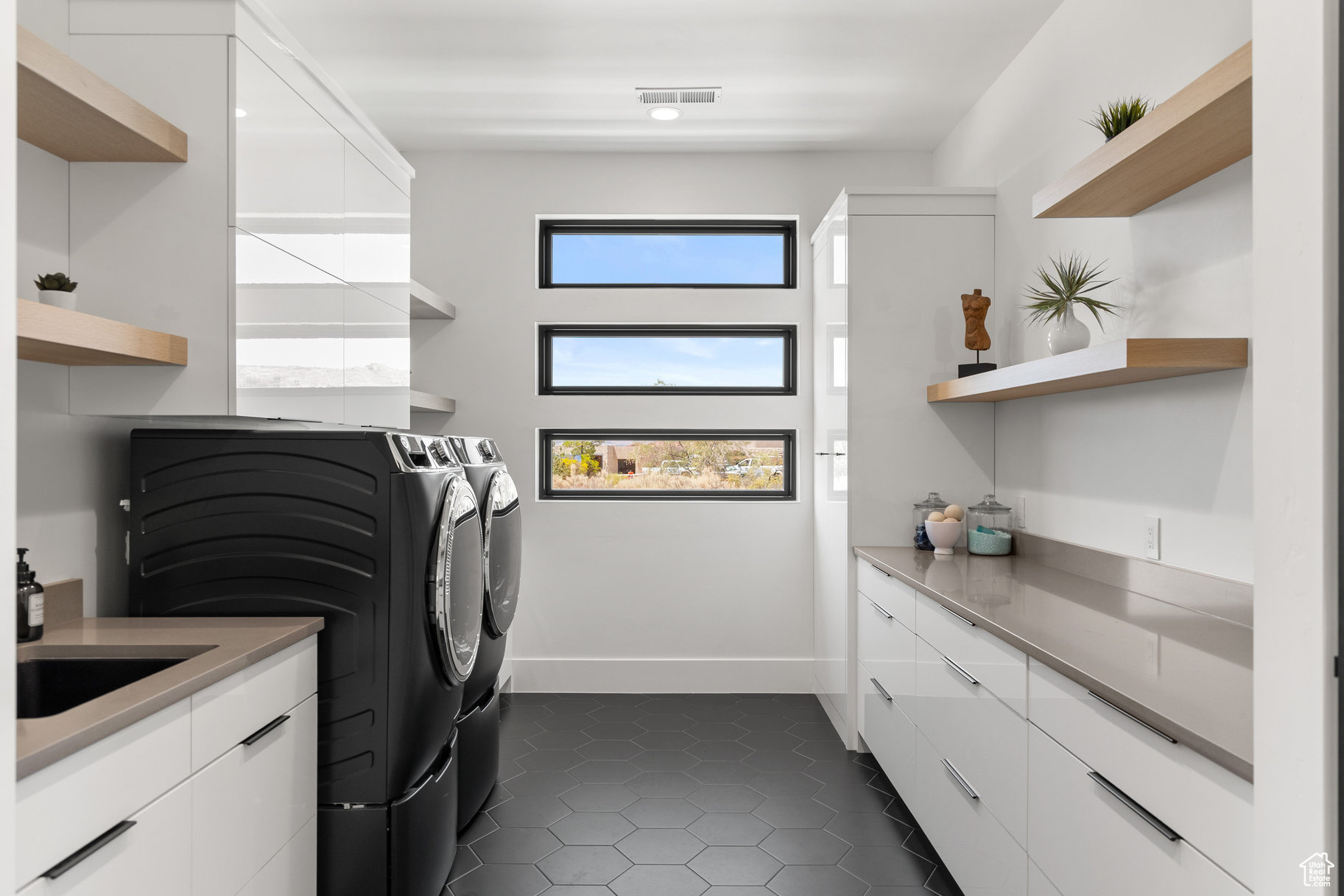LEDGES OF ST GEORGE - Residential