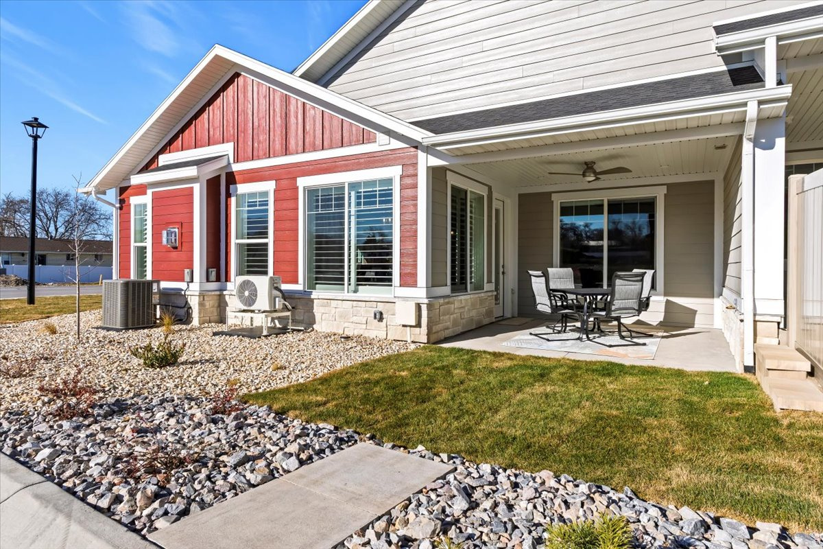 THE COTTAGES AT PEARCE FARM - Residential