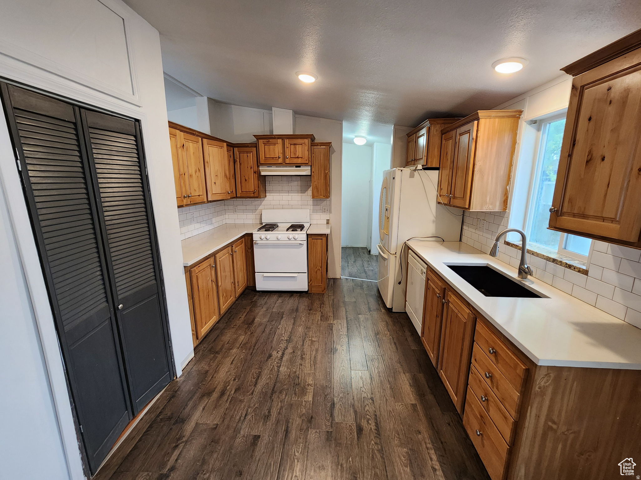 SHADOW RIDGE - Residential