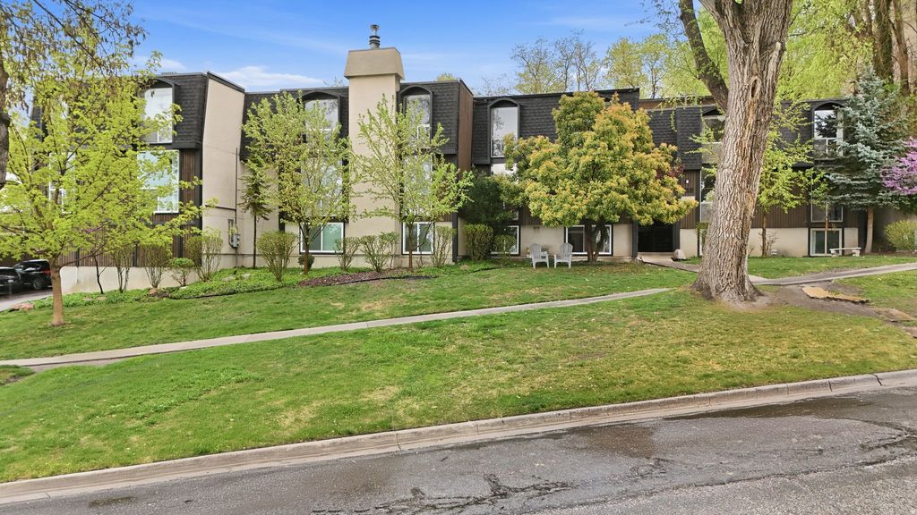 Photo of 438 N CENTER ST St #304, Salt Lake City, UT 84103 (MLS # 2147883)