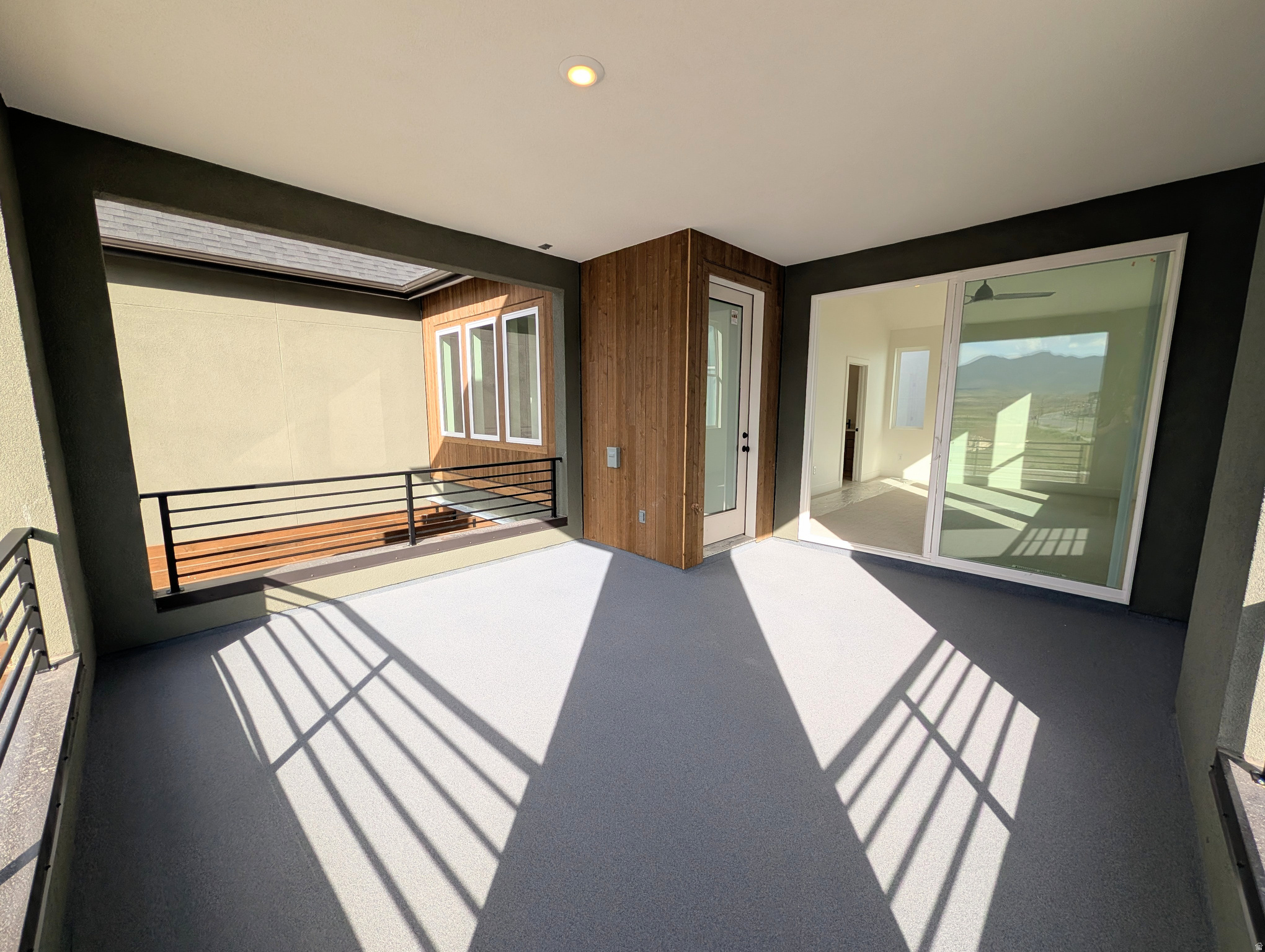 DAYBREAK - Residential