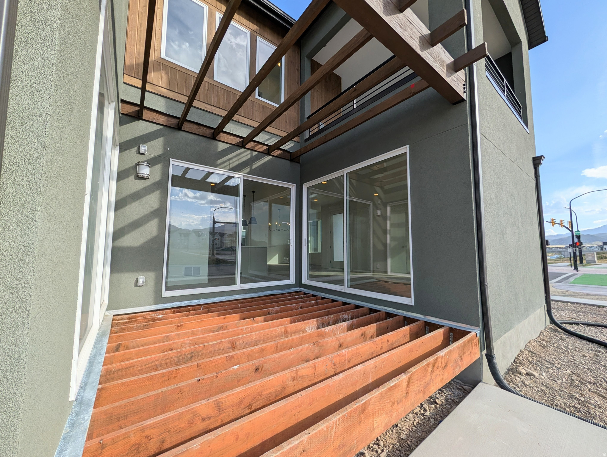 DAYBREAK - Residential