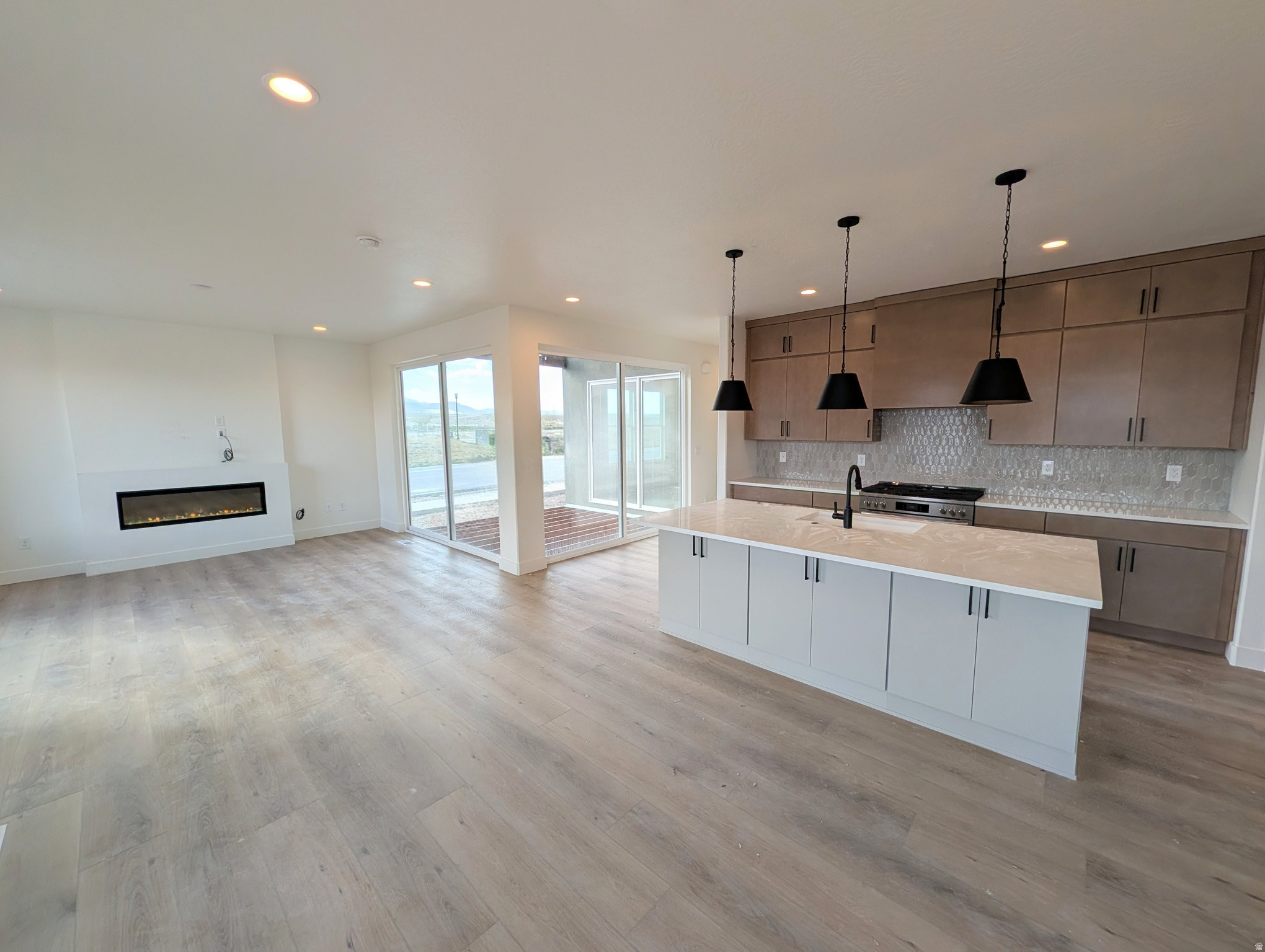 DAYBREAK - Residential