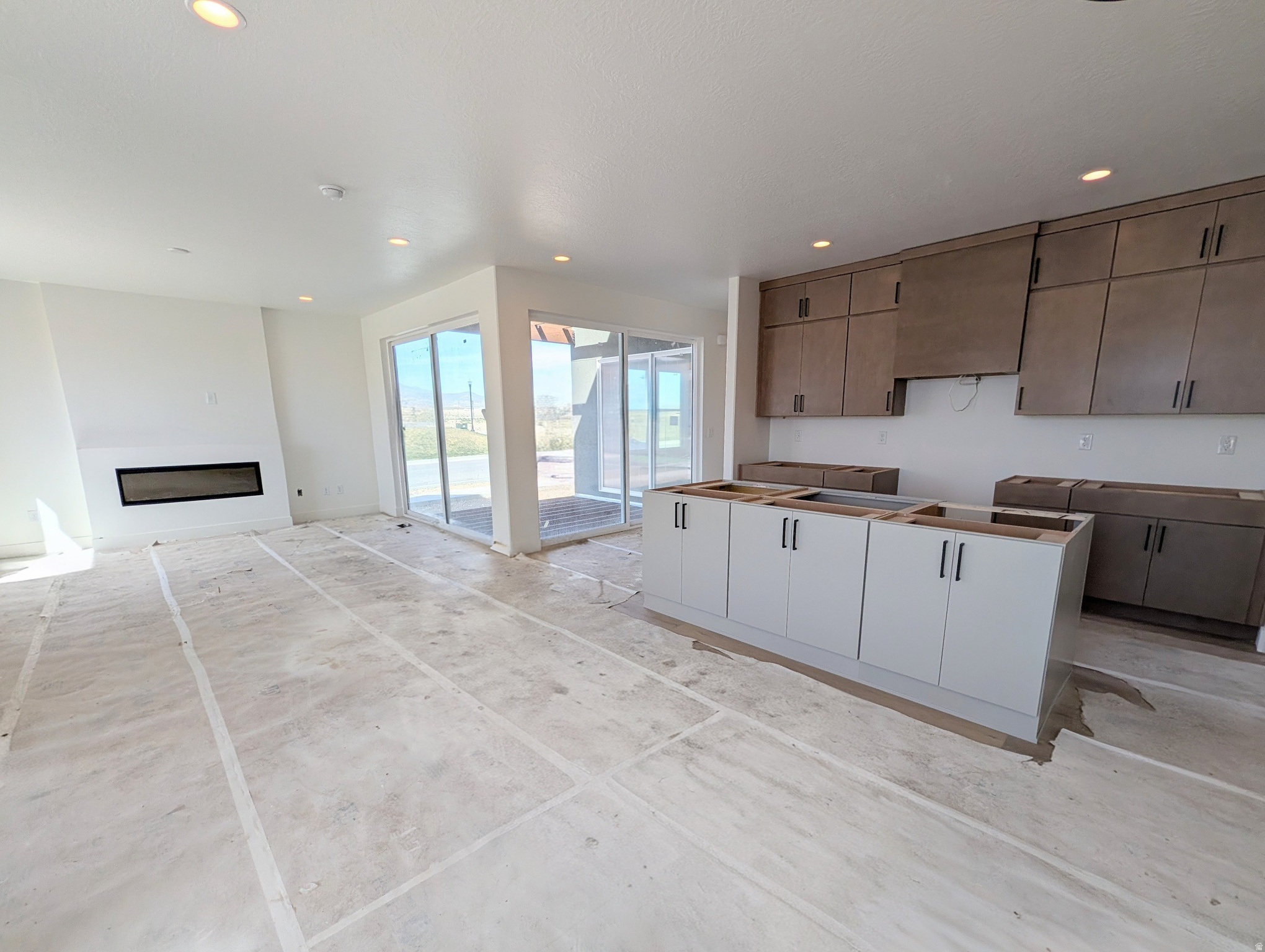 DAYBREAK - Residential