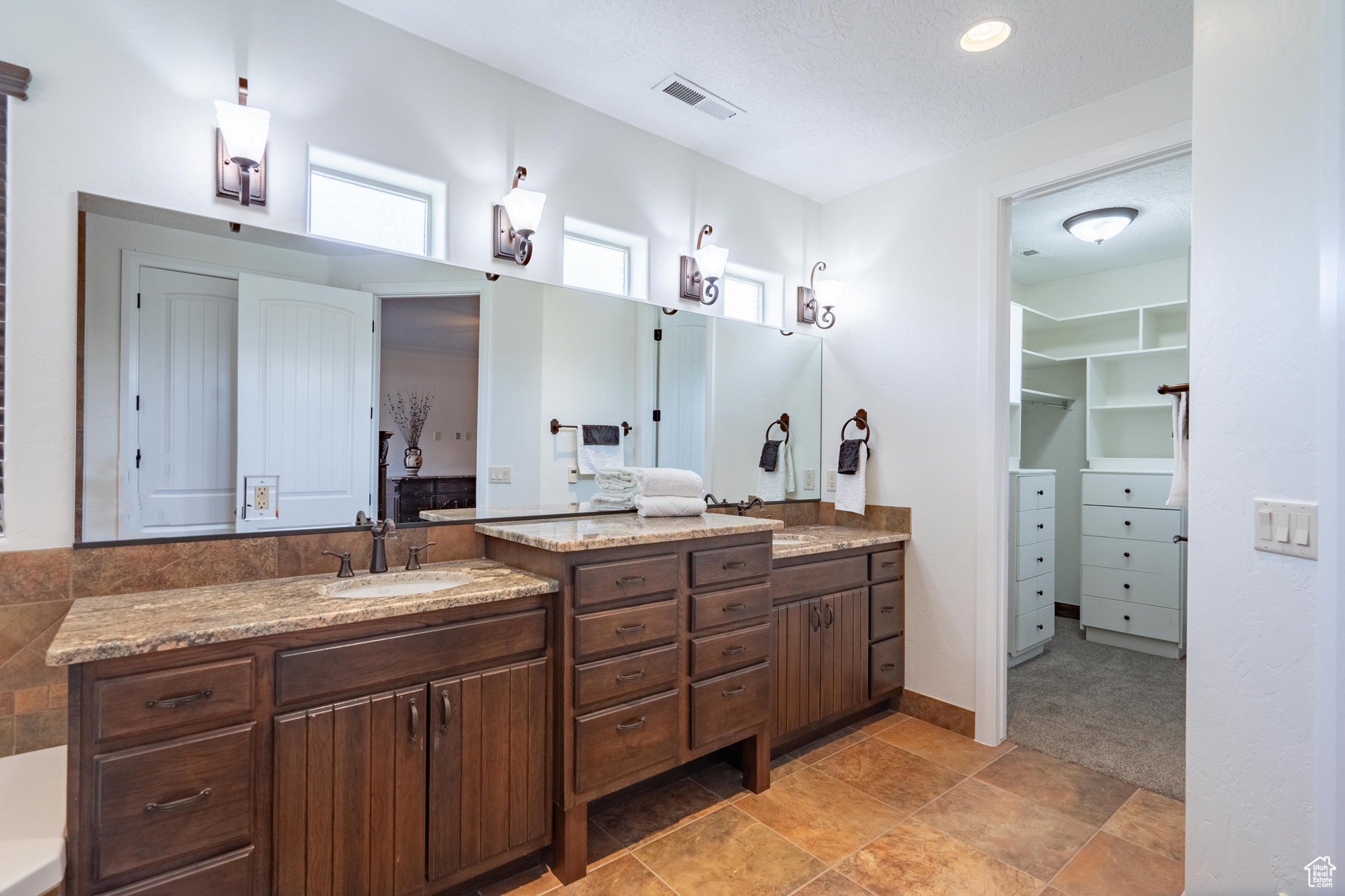 1844 N Wellington St, Washington, Utah image 32