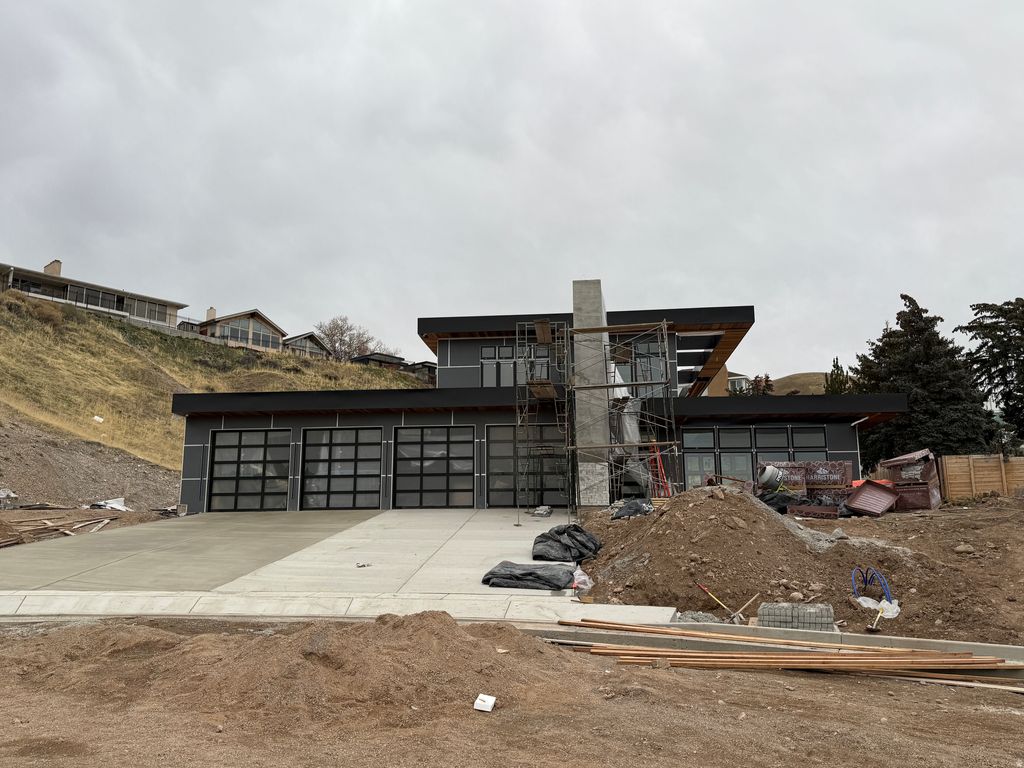 Photo of 422 N CASTOR LN, Salt Lake City, UT 84103 (MLS # 2084928)