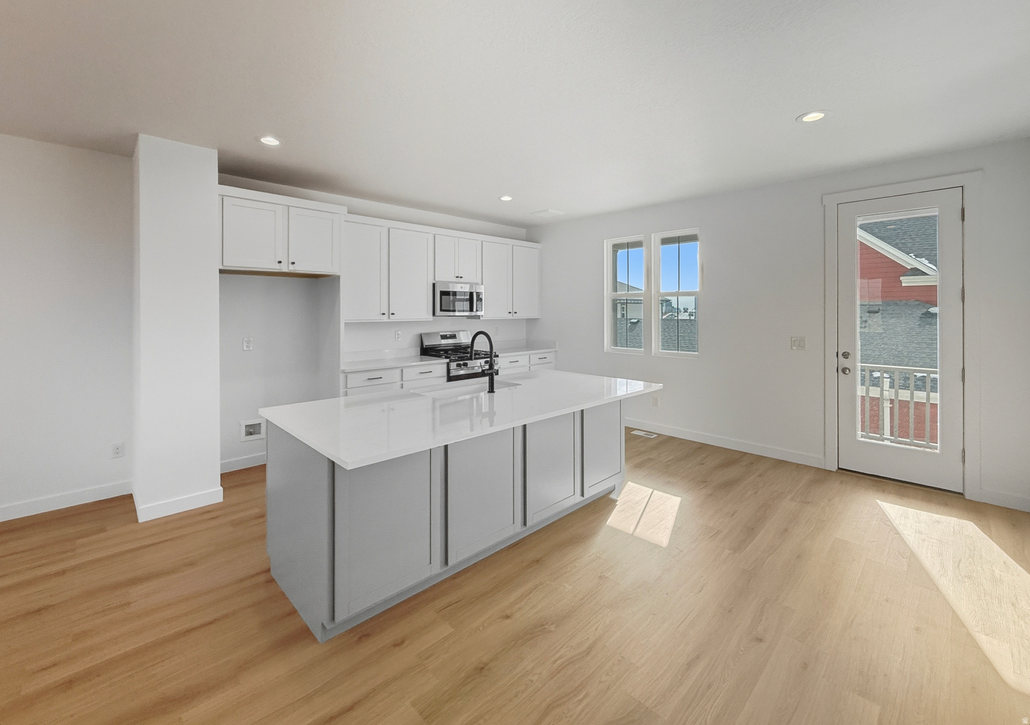 DAYBREAK - Residential