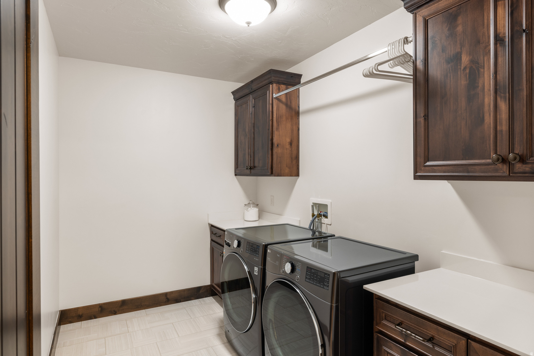 COTTAGE AT RED LEDGES - Residential