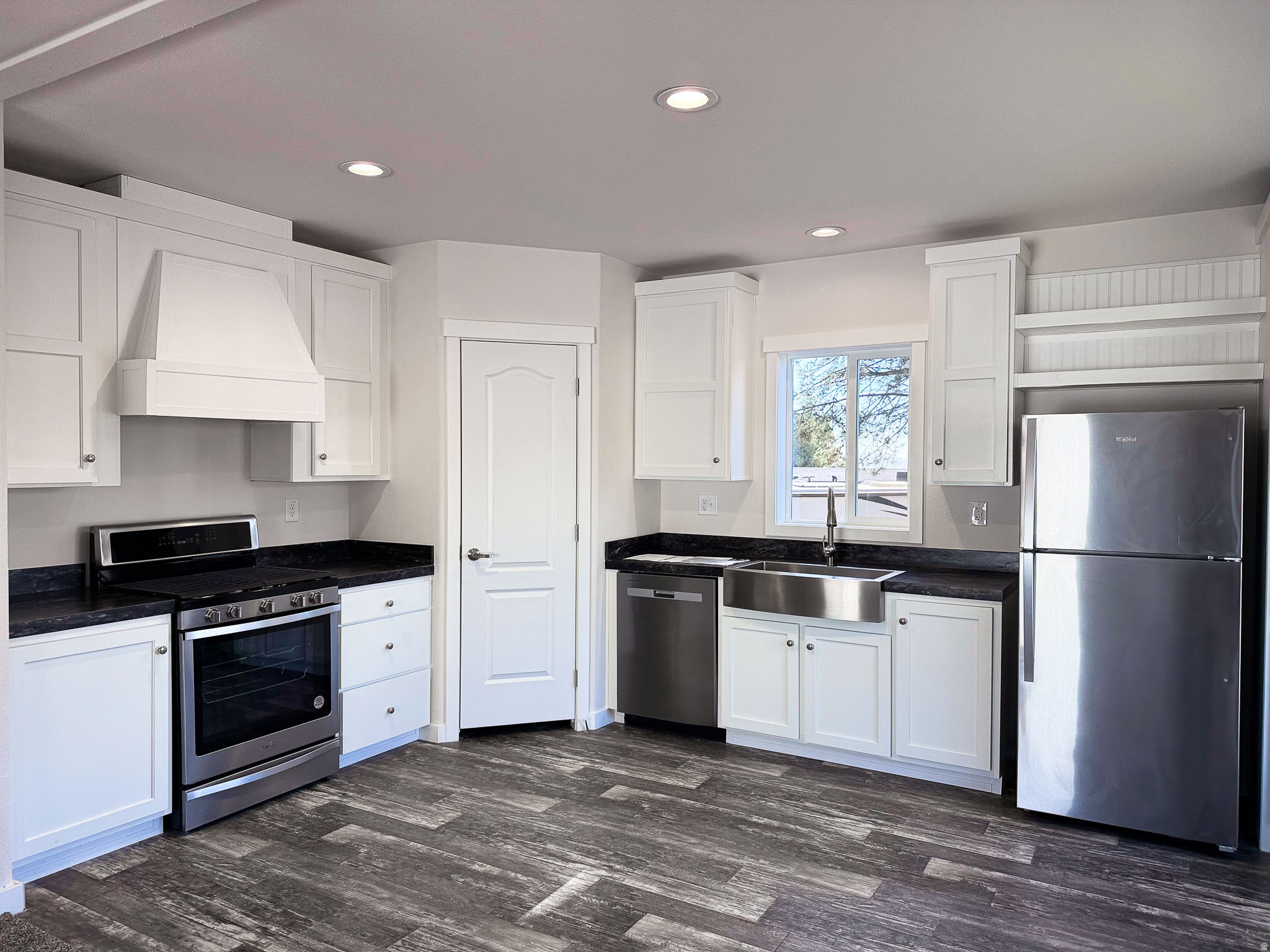 ROLLING HILLS ESTATES - Residential