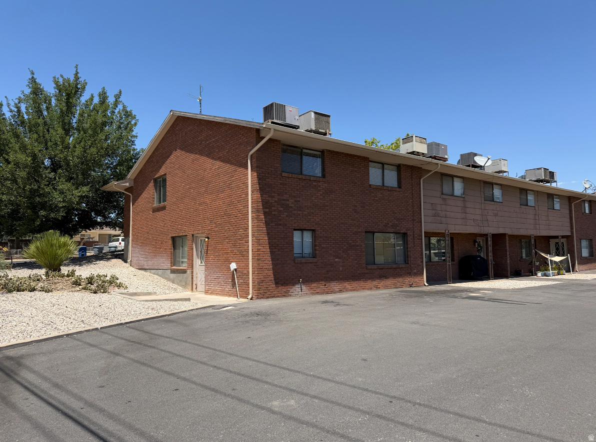 CACTUS ROAD CONDOS - Residential