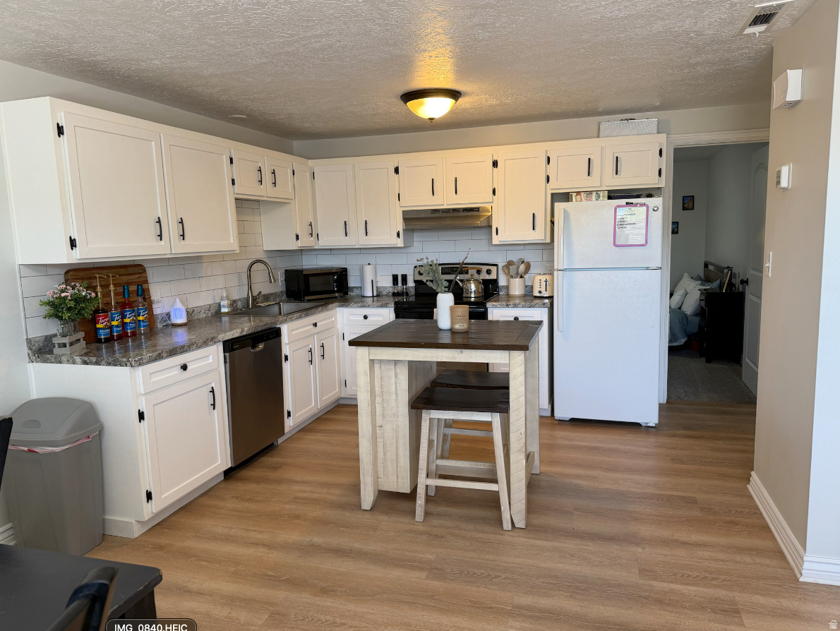 CACTUS ROAD CONDOS - Residential