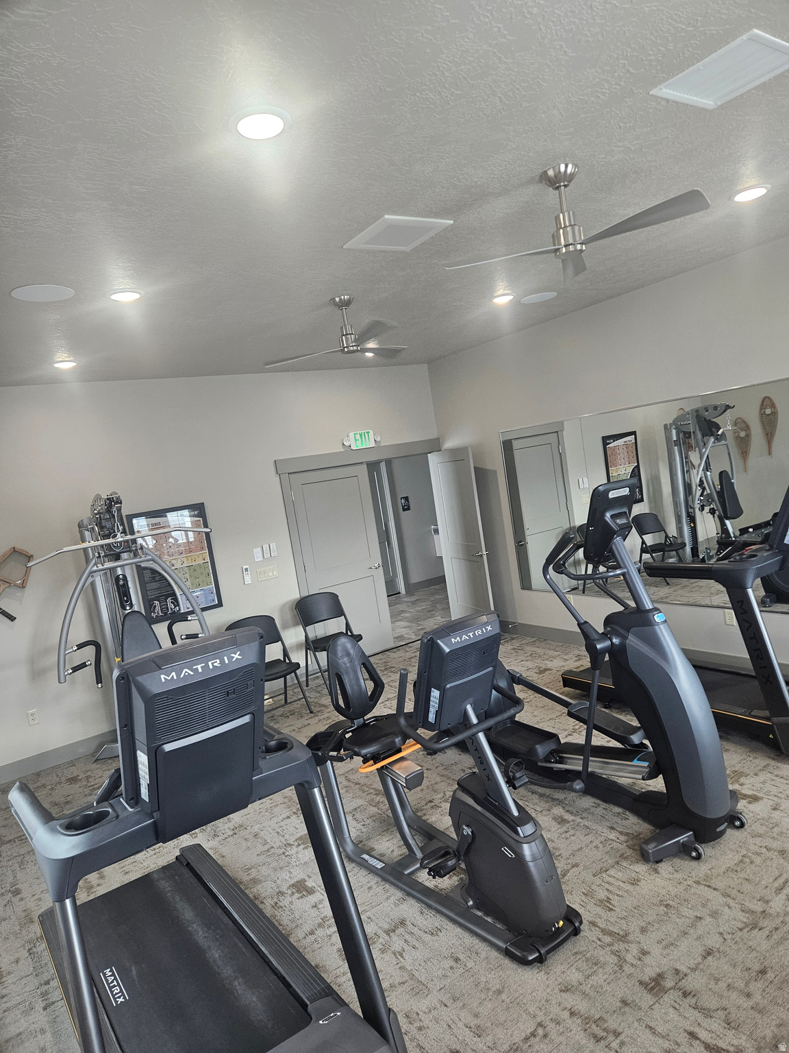 COUNTRY VIEW VILLAS - Residential