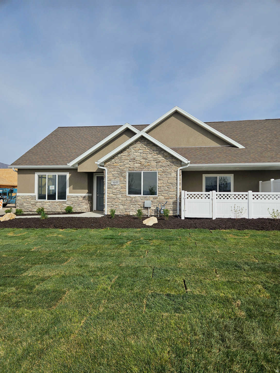 COUNTRY VIEW VILLAS - Residential