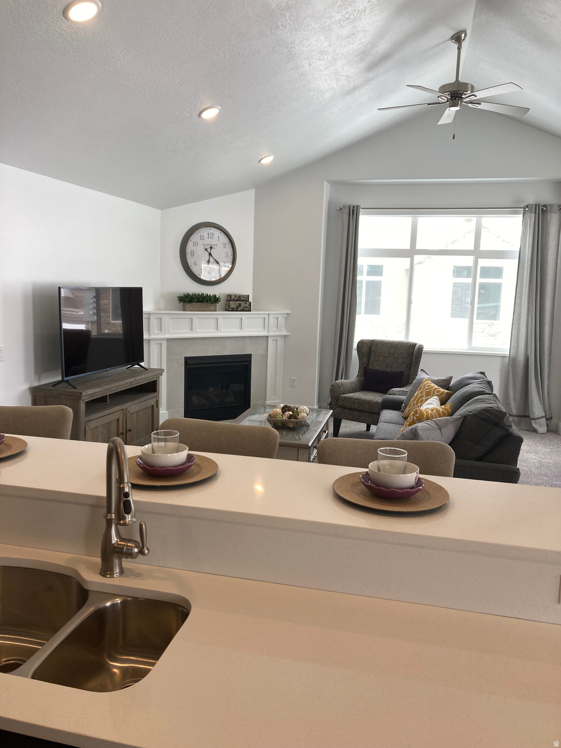 COUNTRY VIEW VILLAS - Residential