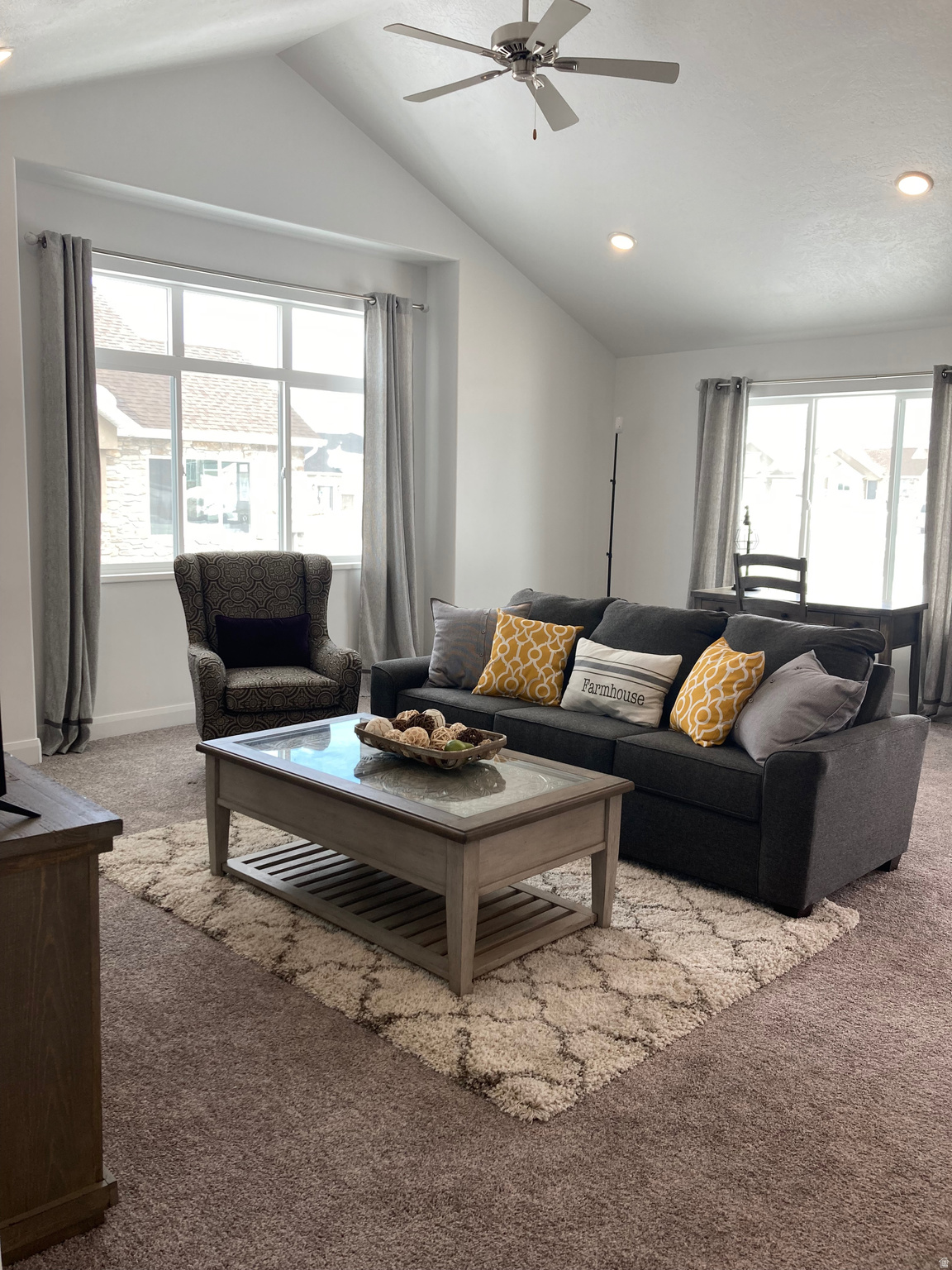 COUNTRY VIEW VILLAS - Residential