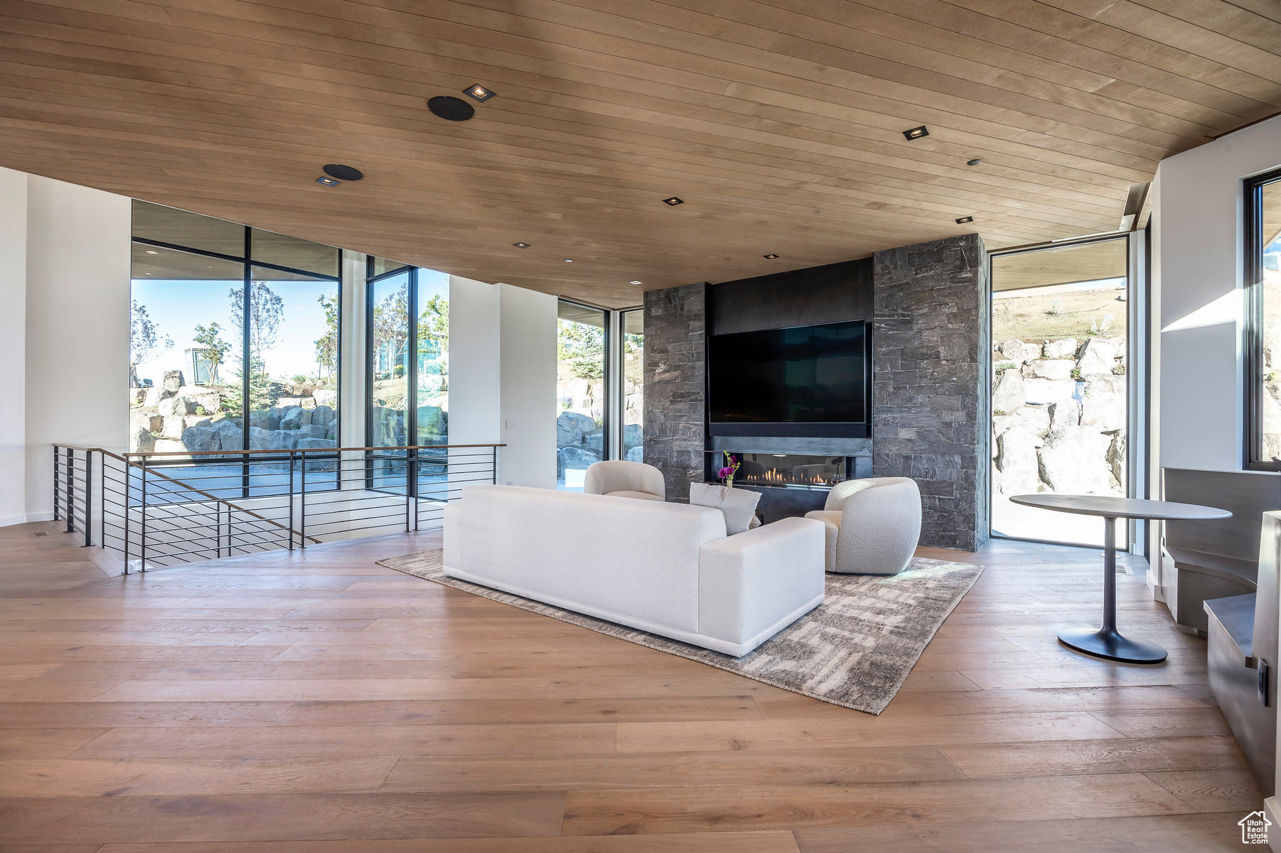 PINNACLE AT PROMONTO - Residential