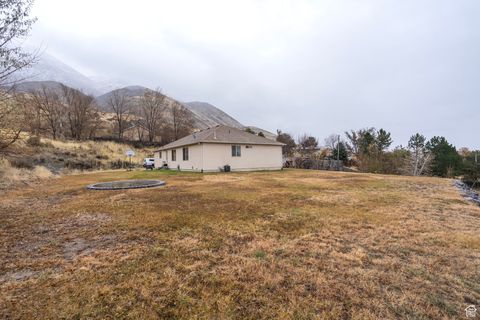 Tiny photo for 3870 W MOUNTAINTOP CIR, Cedar Hills, UT 84062 (MLS # 2088901)