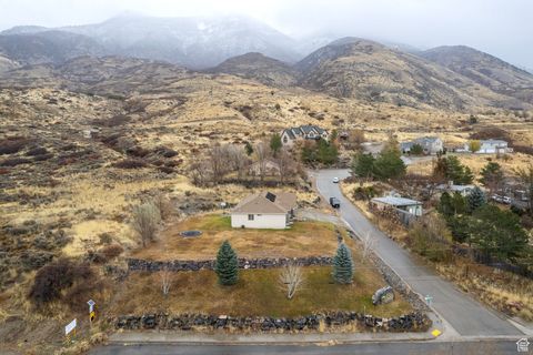 Tiny photo for 3870 W MOUNTAINTOP CIR, Cedar Hills, UT 84062 (MLS # 2088901)