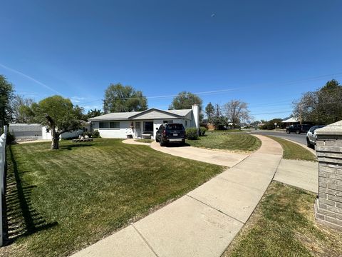 Tiny photo for 367 HAWTHORNE DR, Layton, UT 84041 (MLS # 2157420)