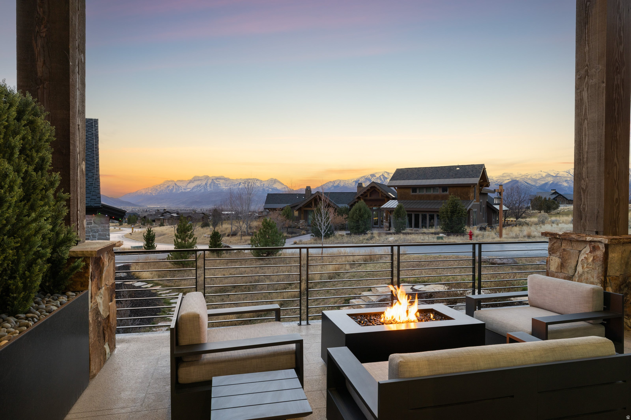 RED LEDGES - Residential