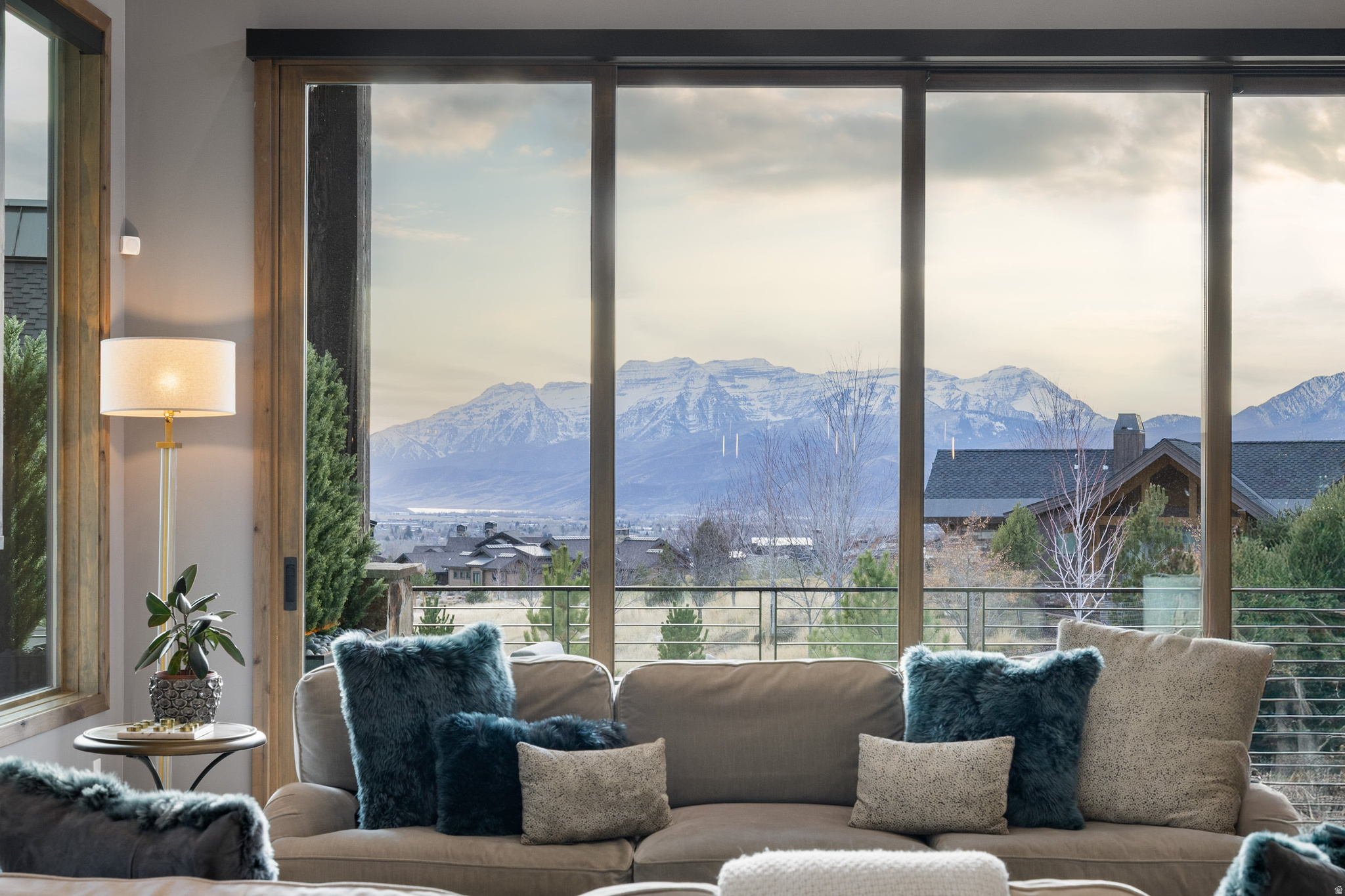 RED LEDGES - Residential