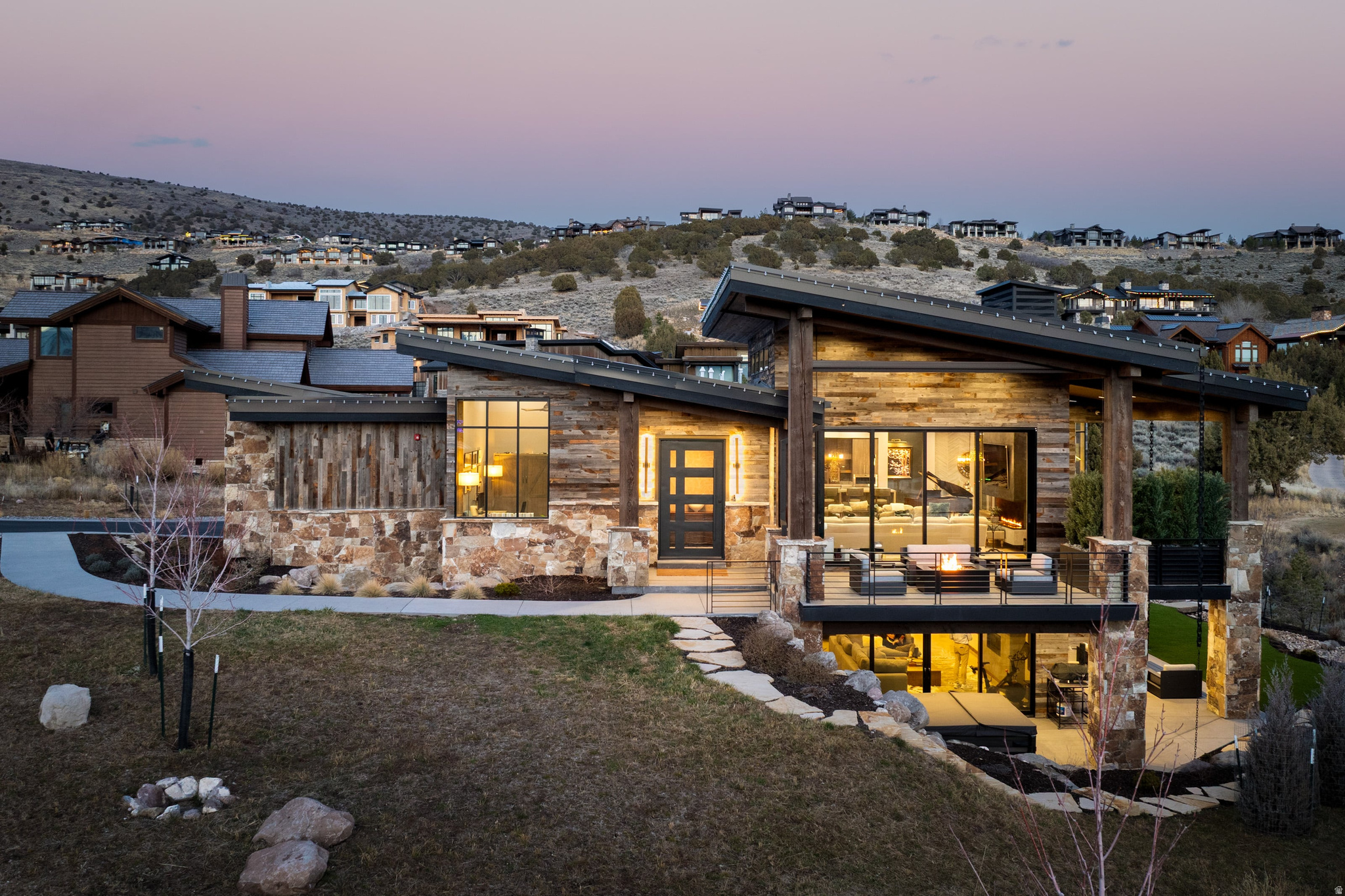 RED LEDGES - Residential