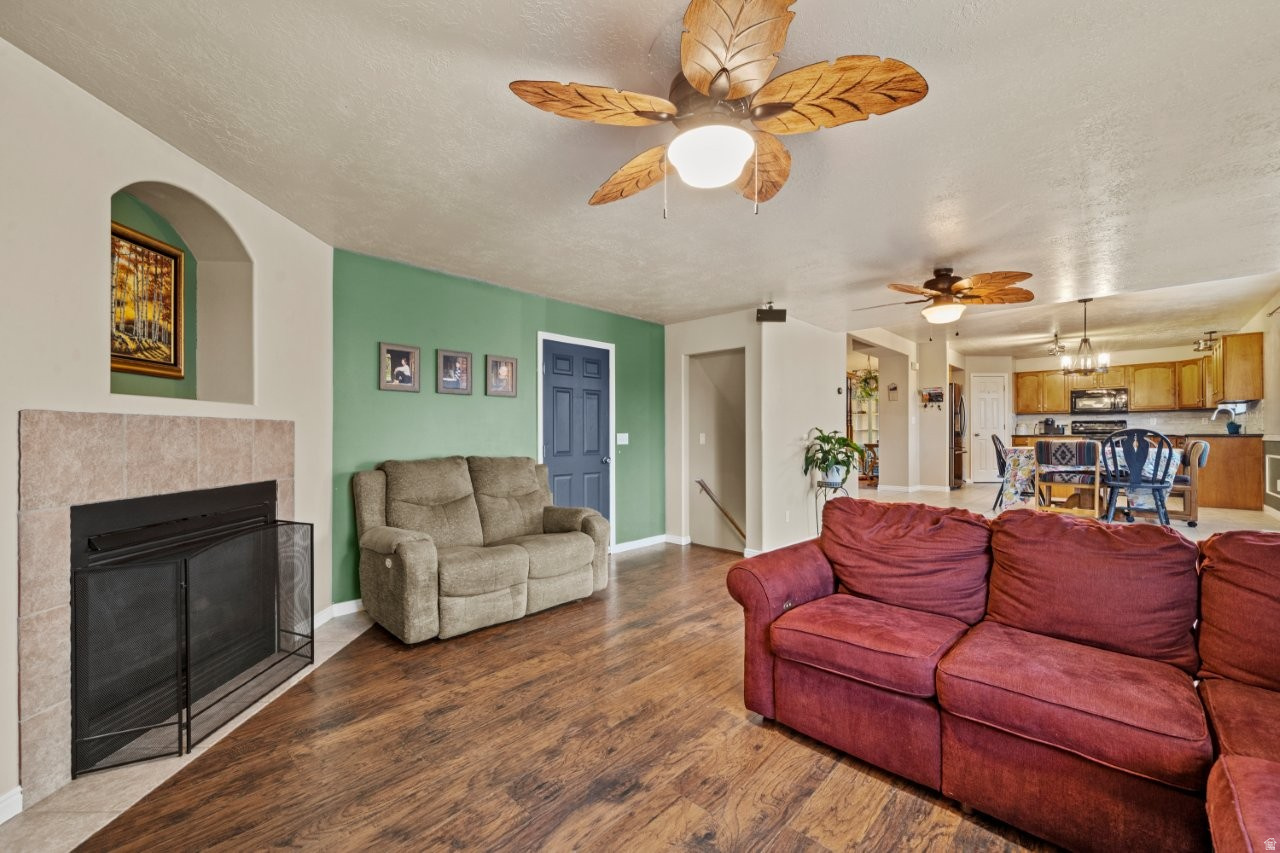 COLE ESTATES SUBDIVISION - Residential