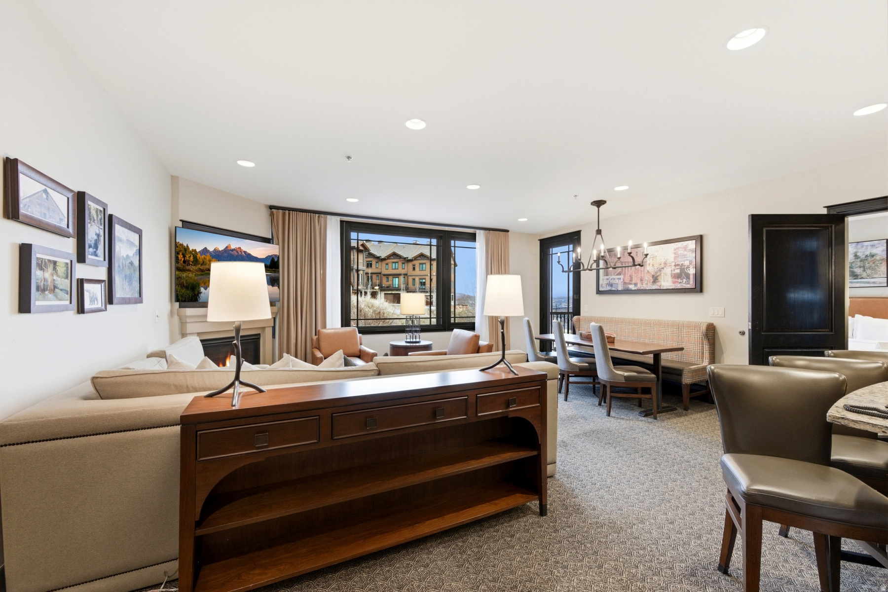 WALDORF ASTORIA - Residential