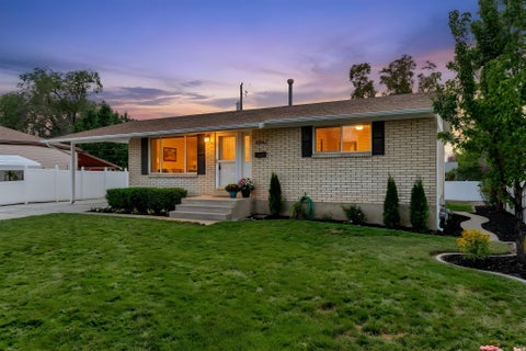 Photo of 10452 S BUDDLEA DR, Sandy, UT 84094 (MLS # 2181713)