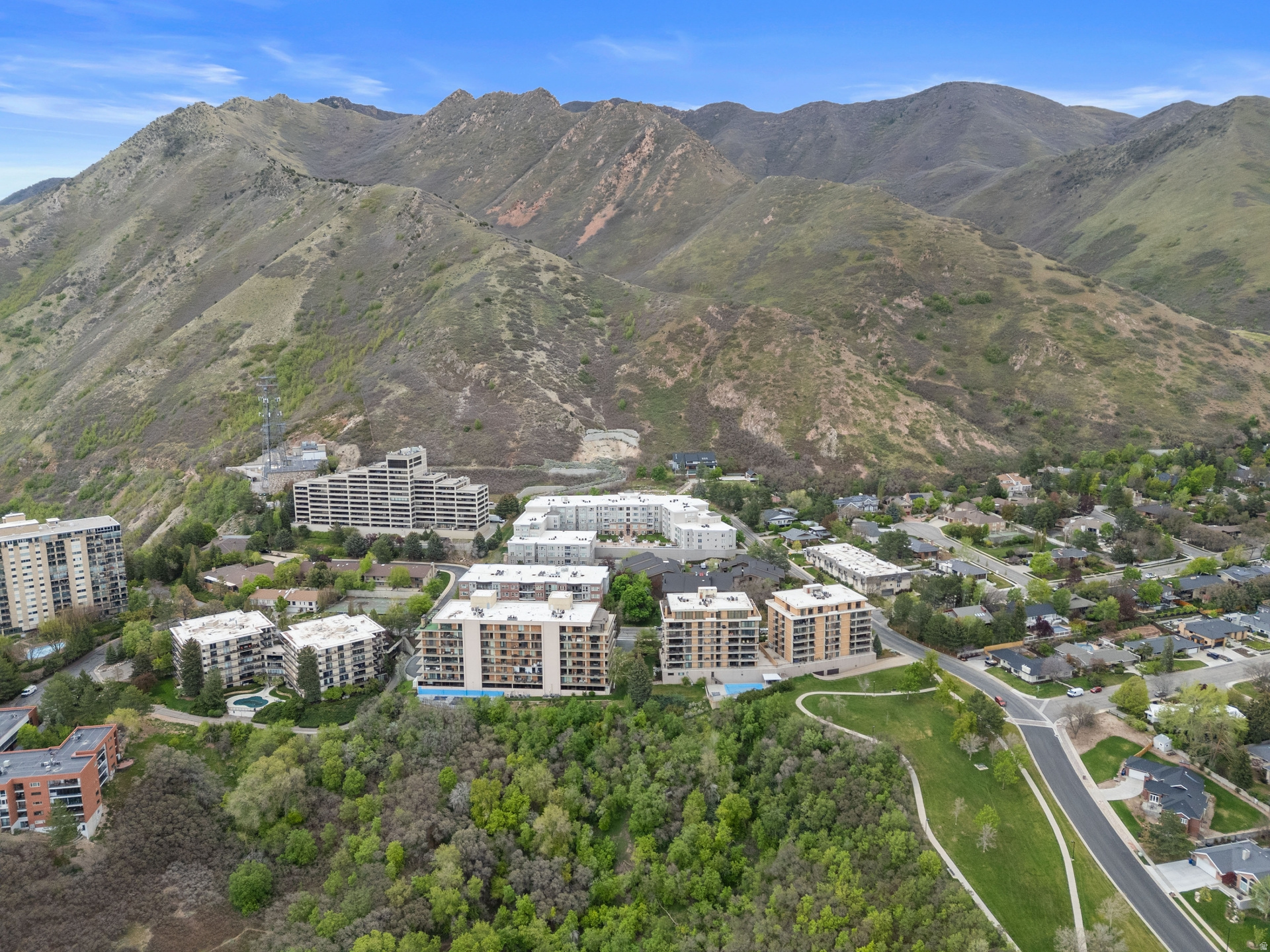 PRESIDENTIAL CLUB - Residential